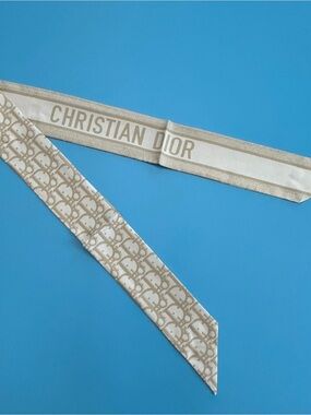Christian Dior Toile De Jouy Sauvage Mitzah Silk Scarf Pink Ivory Logo